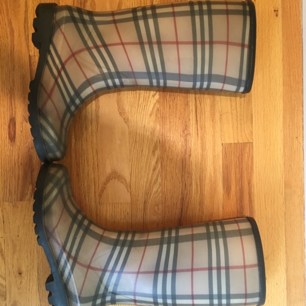 Burberry Rainboots - Picture 2 of 5